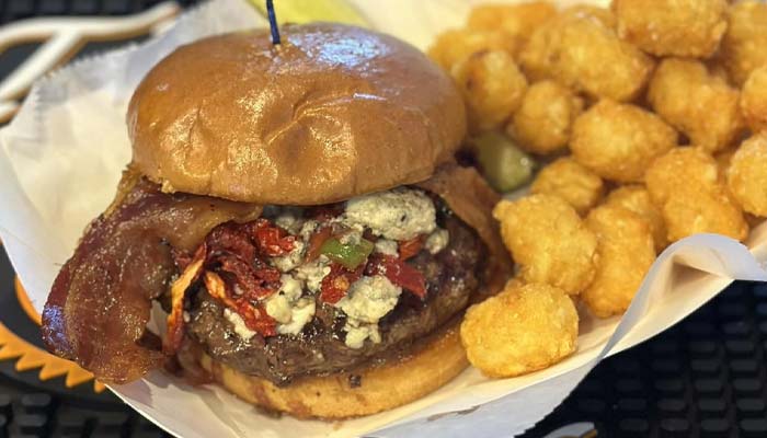 panga-bar-grill-summit-wisconsin-nemahbin-lake-menu-dinner-burger